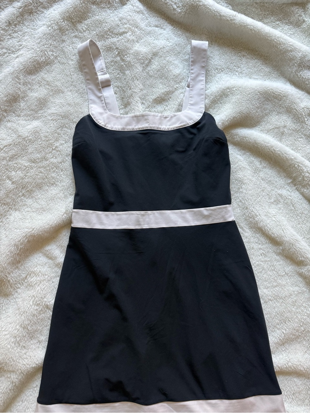 Black and White Womens' One-Piece Dress